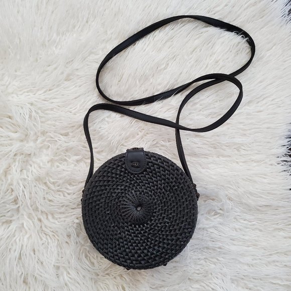 Vintage Handbags - black wicker purse